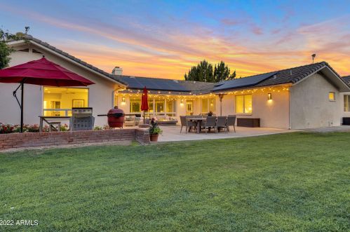 5828 3rd Ave, Phoenix AZ 85086-7201 exterior