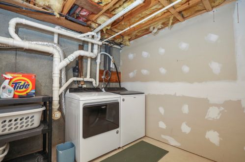 375 Hatch Rd, Eastham MA 02642-1847 exterior