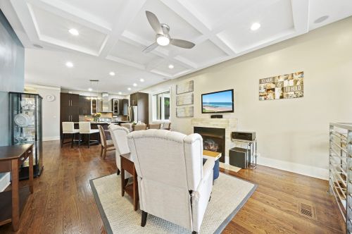 2455 Walton St, Chicago, IL 60622-4615