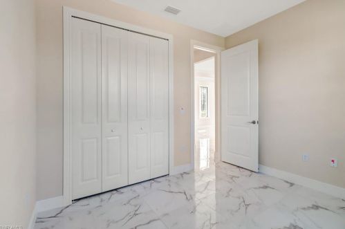 2843 18 Ave, Naples FL 34120-3590 exterior