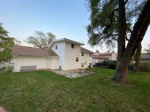 3236 Bristol Rd, Waukegan, IL 60087-2139