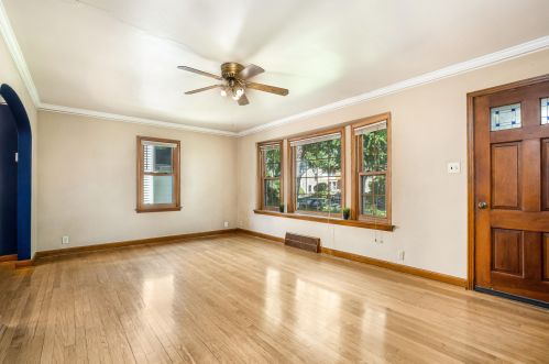 2741 44th St, Milwaukee, WI 53219-3203