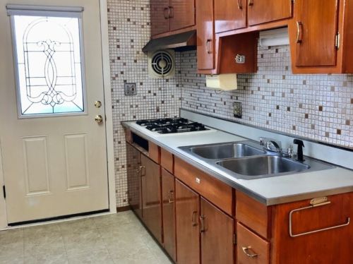 2413 Lewis Ave, Waukegan IL 60087-3058 exterior