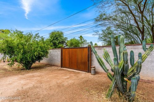 4327 Timrod St, Tucson AZ 85711-4252 exterior