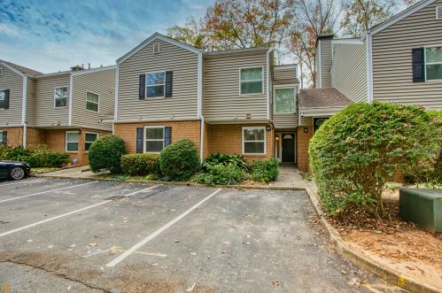 84 Dunwoody Springs Dr, Atlanta, GA 30328-4581