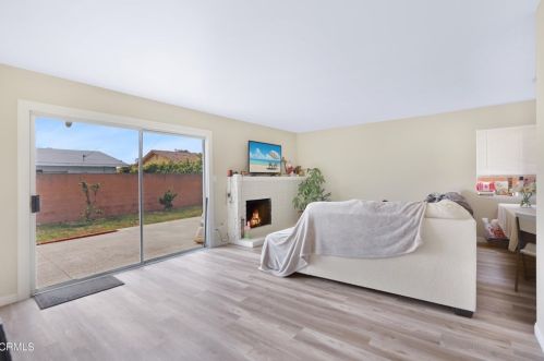 2211 Isabella St, Oxnard CA  93036-2621 exterior