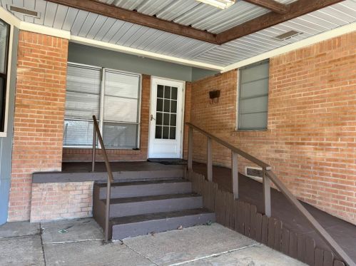 12 Geraldine Ln, Denison, TX 75020-2305