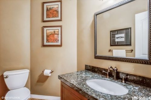 10664 Trailridge Cir, Sandy UT 84092-4758 exterior