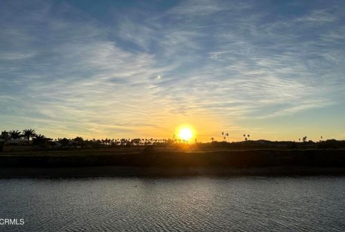 1350 Bayside Cir, Oxnard CA  93035-2148 exterior