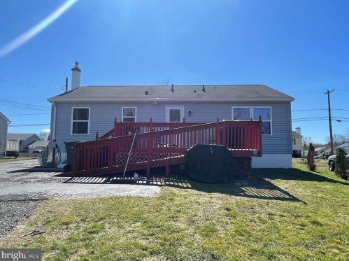 10 Bunting Brg Rd, Cookstown NJ 08511-1101 exterior