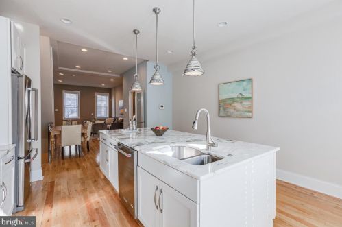 2308 Catharine St, Philadelphia PA 19143-1628 exterior