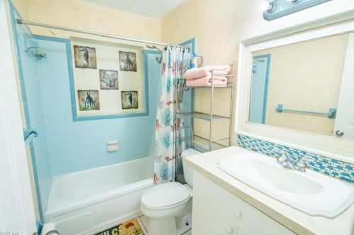 22 Constitution Dr, Naples FL 34112-7310 exterior