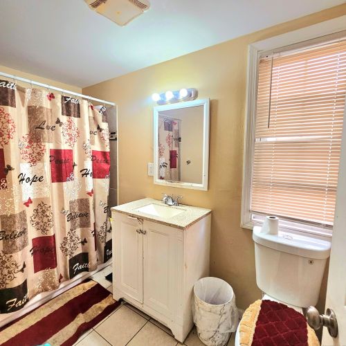 35 Babcock St, Hartford CT 06106-1302 exterior