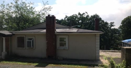 14 Manchester Ave, Paterson NJ  07508-1043 exterior