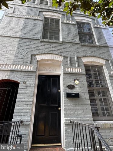 529 5th St, Washington, DC 20003-4206