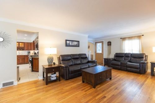 138 Sunset Dr, Pittsburgh PA 15228-2550 exterior