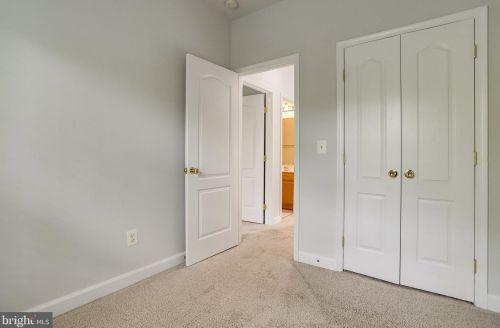 7541 Great Swan Ct, Alexandria VA 22306-2275 exterior