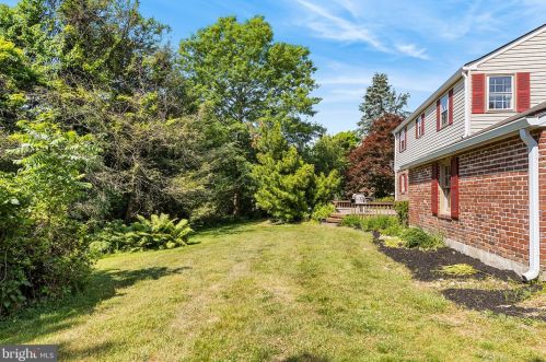 561 Farnum Rd, Media, PA 19063-1609
