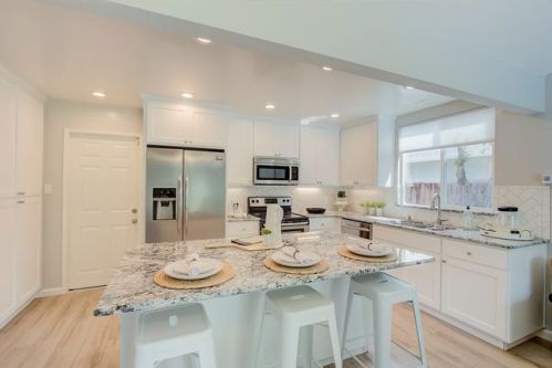 1216 Babel Ln, Concord CA  94518-1654 exterior