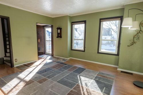 1306 Pryor Ave, Milwaukee, WI 53207-1819