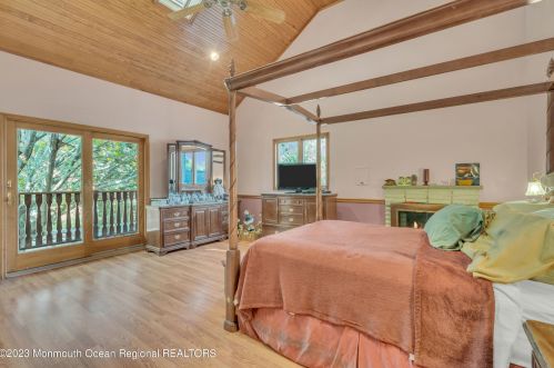 11 Arlene Dr, West Long Branch NJ 07764-1158 exterior