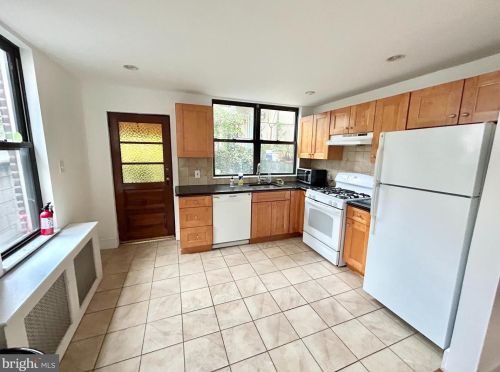 913 2nd St, Philadelphia PA  19147-2337 exterior