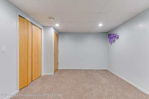 5820 Coleman Rd, East Lansing MI 48823-9218 exterior