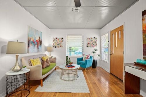 1417 Alguno Rd, Austin TX  78757-3301 exterior