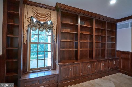 2221 Jefferson Ln, Huntingdon Valley PA 19006-6038 exterior