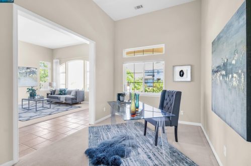 1059 Rolling Wood Way, Concord CA 94521-5420 exterior