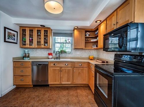 805 Fruithurst Dr, Pittsburgh PA 15228-2565 exterior