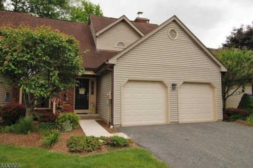 190 Goldfinch Ct, Hackettstown, NJ 07840-3047