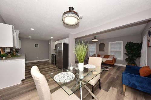 2926 Bobolink Ave, Milwaukee WI  53209-4248 exterior