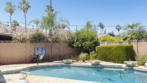 2440 Cinnabar Ave, Phoenix AZ 85020-1736 exterior