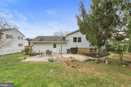 425 Clearview Rd, Hanover PA 17331-1313 exterior