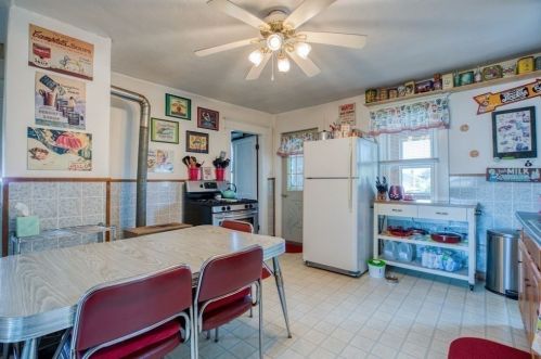 50 Shepherd St, Chicopee MA 01013-2032 exterior