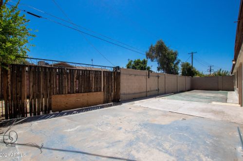 4739 39th Dr, Phoenix AZ  85019-2905 exterior