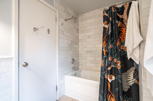 7425 Grand Pkwy, Milwaukee WI 53213-3566 exterior