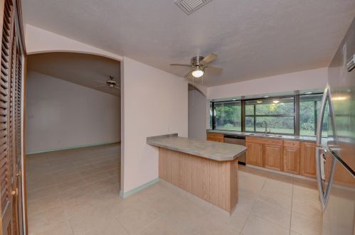 5406 Palmetto Dr, Fort Pierce FL 34982-7481 exterior