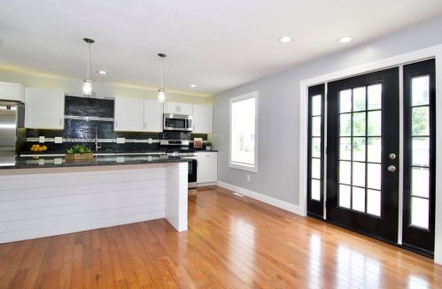 75 Rochford Cir, Springfield MA  01128-1024 exterior