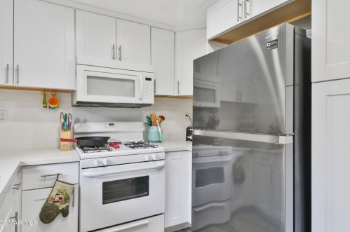 5239 Perkins Rd, Oxnard CA 93033-8358 exterior