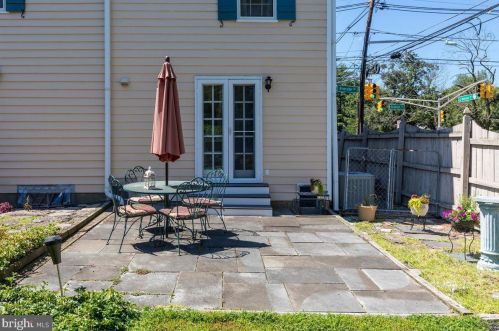 2 Riverside Dr, Princeton NJ 08540-4017 exterior