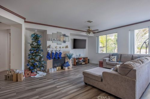 19148 Painted Rock St, Perris CA  92570-6534 exterior