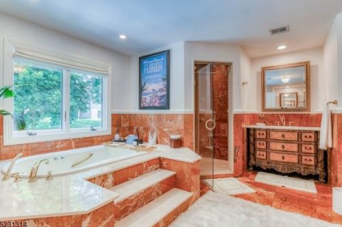 23 Oak Rdg, Springfield NJ 07081-3719 exterior