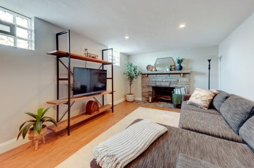 210 Johnston Rd, Pittsburgh PA  15241-2555 exterior