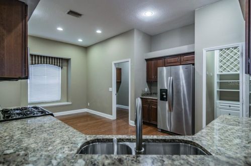 8028 Hampton Lake Dr, Tampa FL  33647-3558 exterior