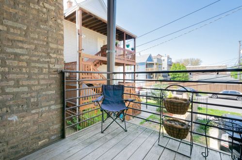 1653 Fairfield Ave, Chicago IL 60608-1710 exterior