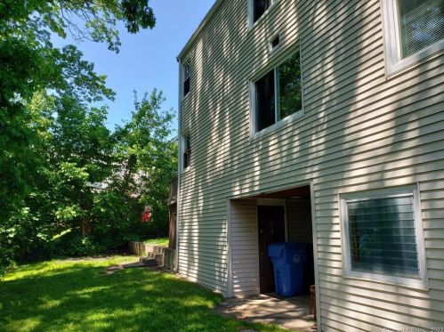 51 Gladiola St, New Britain CT 06053-3002 exterior