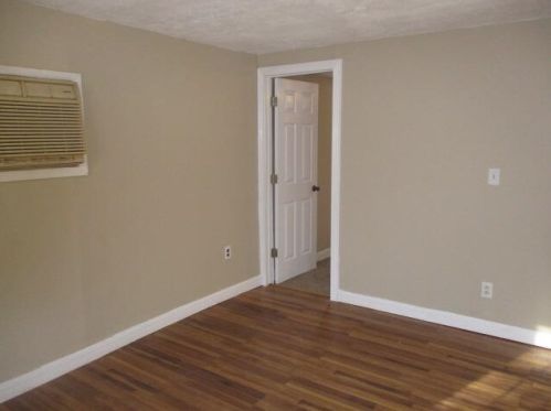 31 Walter St, Grand Rapids MI 49548-3242 exterior