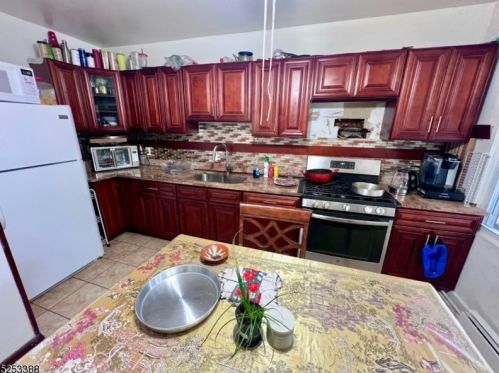 267 7th St, Paterson NJ 07508-2030 exterior